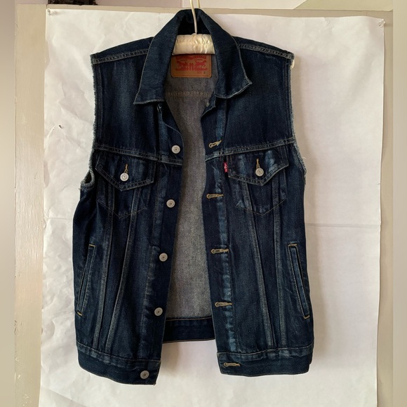 Levi’s Dark Denim Jean Cutoff Trucker Vest sz S - Picture 4 of 7